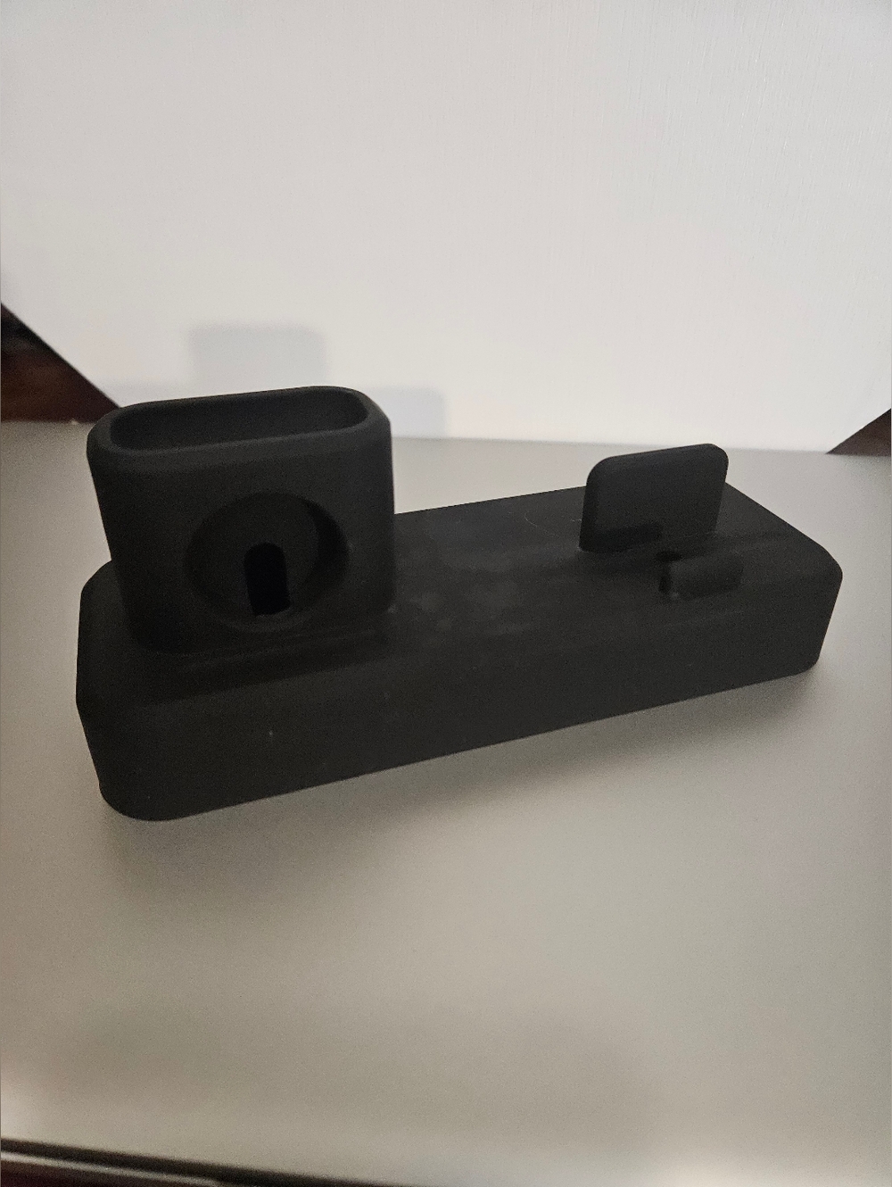 Universal Black Silicone Desk Charging Stand For Iphone Ipods